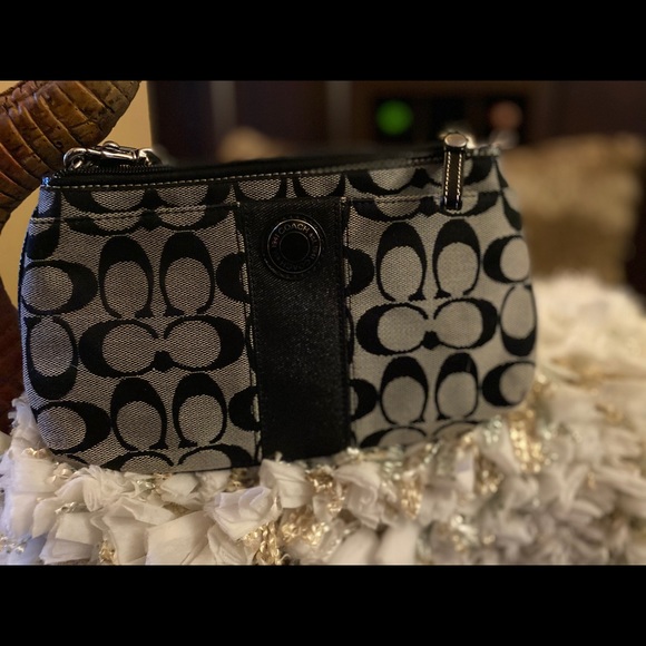 Signature Canvas Colorblock Small Wristlet - Picture 2 of 4